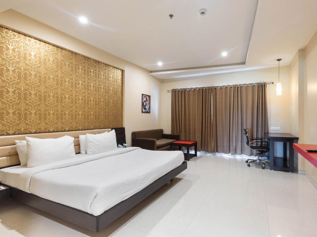 Anjushree Hotel Ujjain Buitenkant foto