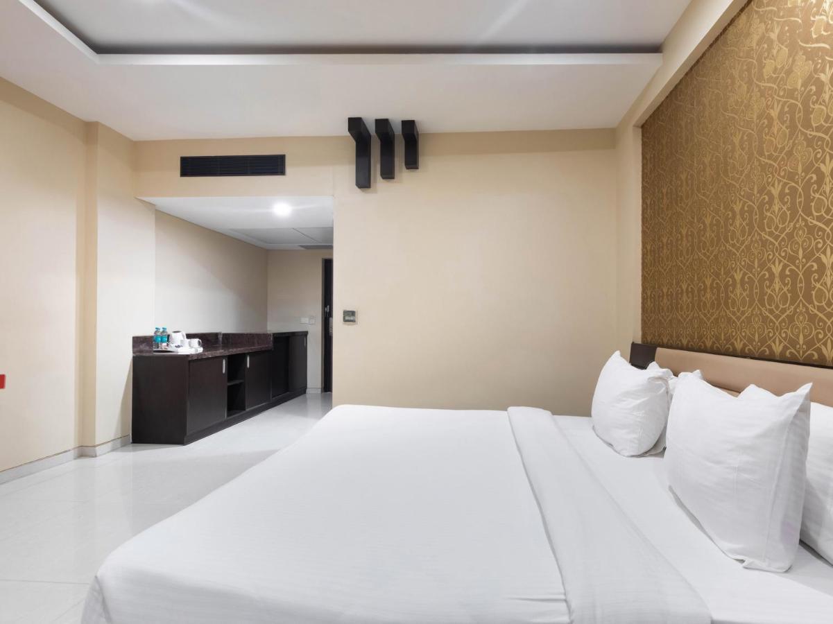Anjushree Hotel Ujjain Buitenkant foto