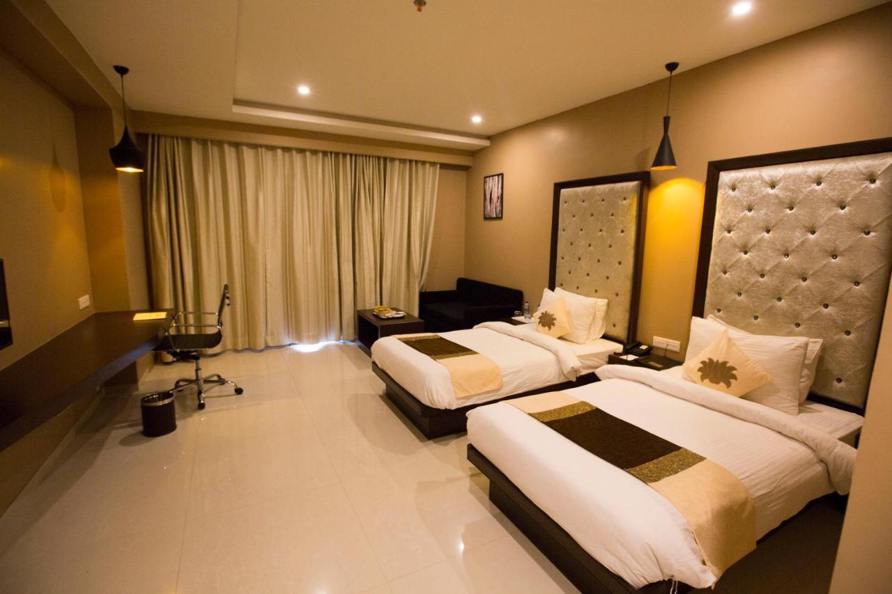 Anjushree Hotel Ujjain Buitenkant foto