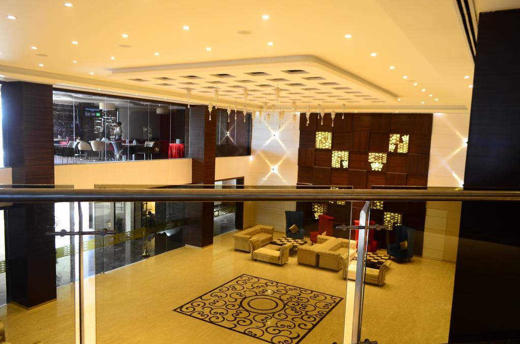 Anjushree Hotel Ujjain Buitenkant foto