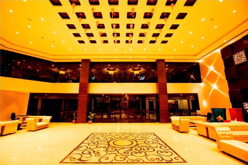 Anjushree Hotel Ujjain Buitenkant foto