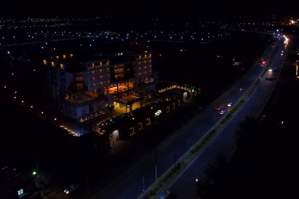 Anjushree Hotel Ujjain Buitenkant foto