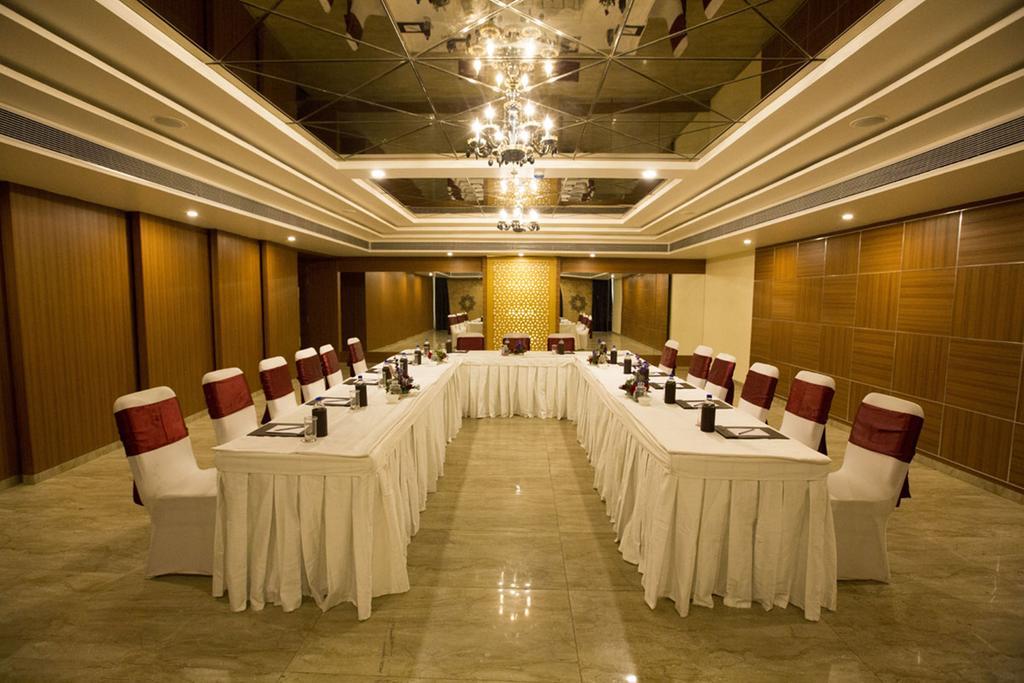 Anjushree Hotel Ujjain Buitenkant foto