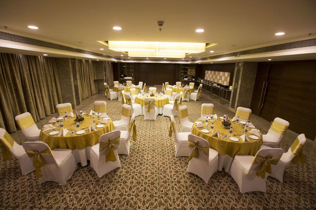 Anjushree Hotel Ujjain Buitenkant foto