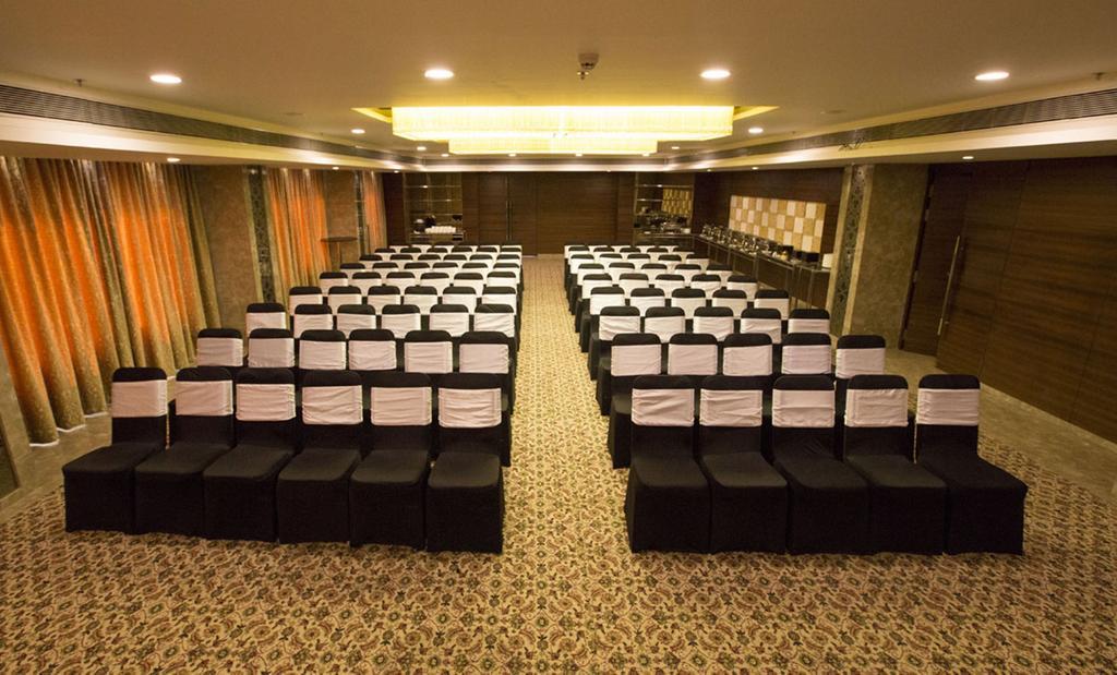 Anjushree Hotel Ujjain Buitenkant foto