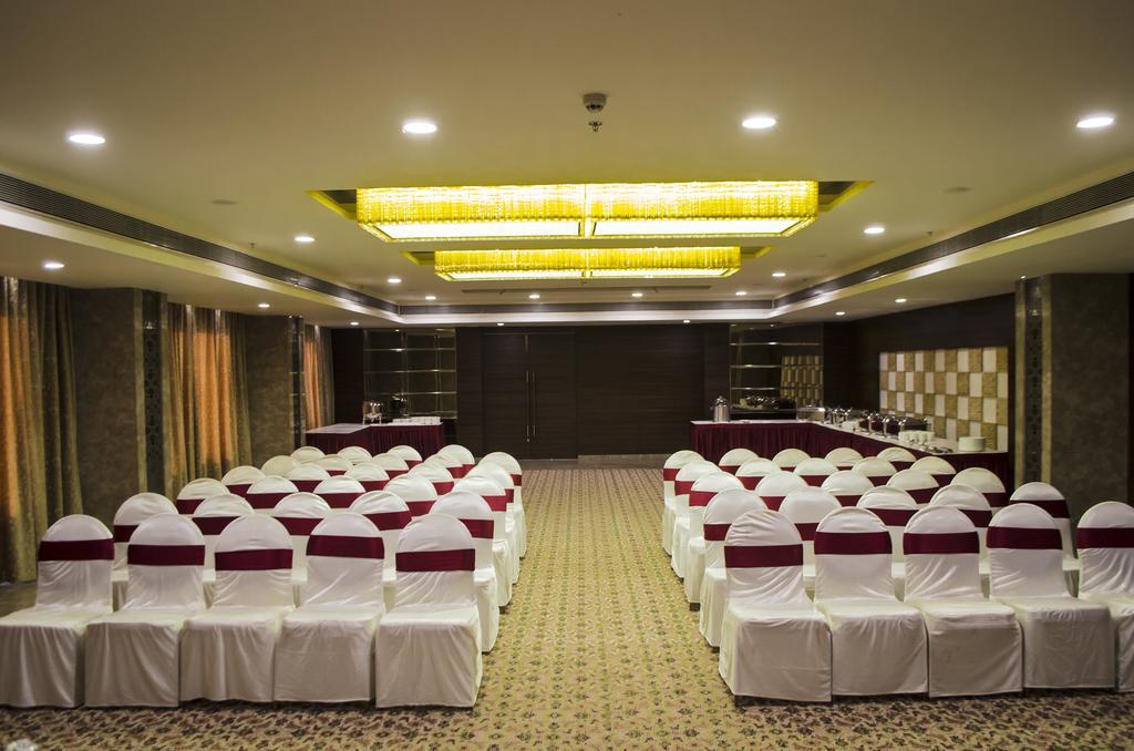 Anjushree Hotel Ujjain Buitenkant foto