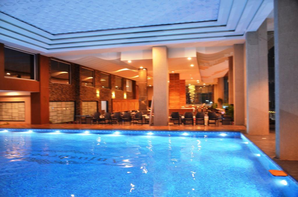 Anjushree Hotel Ujjain Buitenkant foto