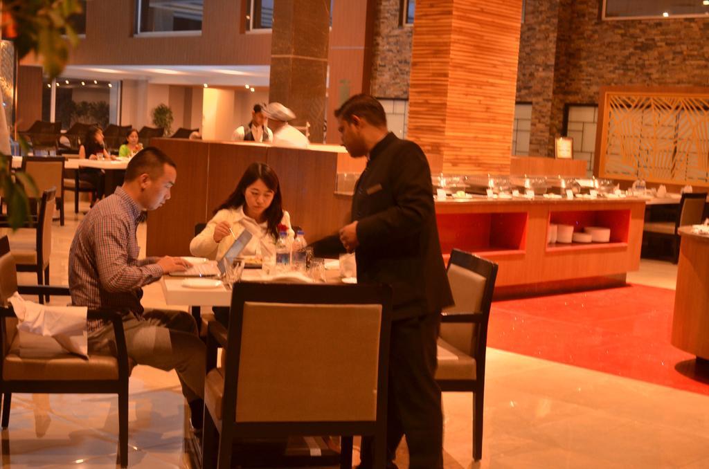Anjushree Hotel Ujjain Buitenkant foto