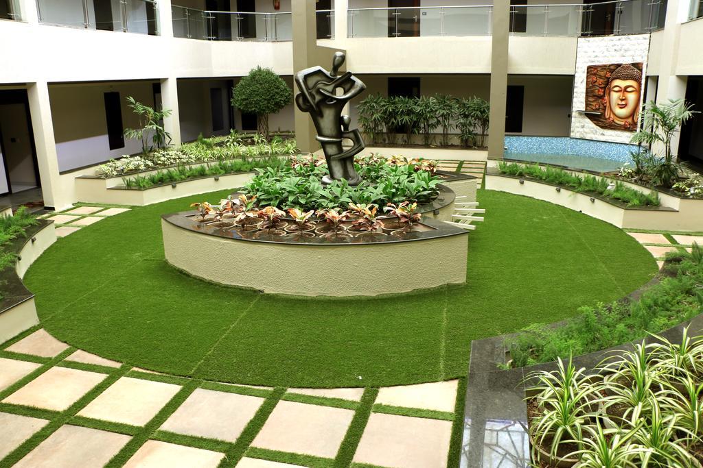 Anjushree Hotel Ujjain Buitenkant foto