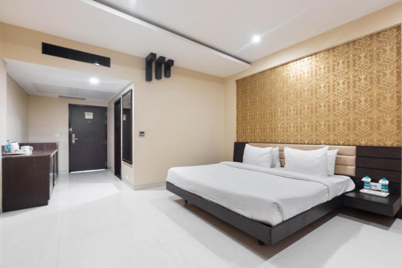 Anjushree Hotel Ujjain Buitenkant foto